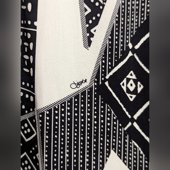 Diane von Furstenberg 'Maya' Print Stretch Silk Black and White Top - Picture 6 of 12